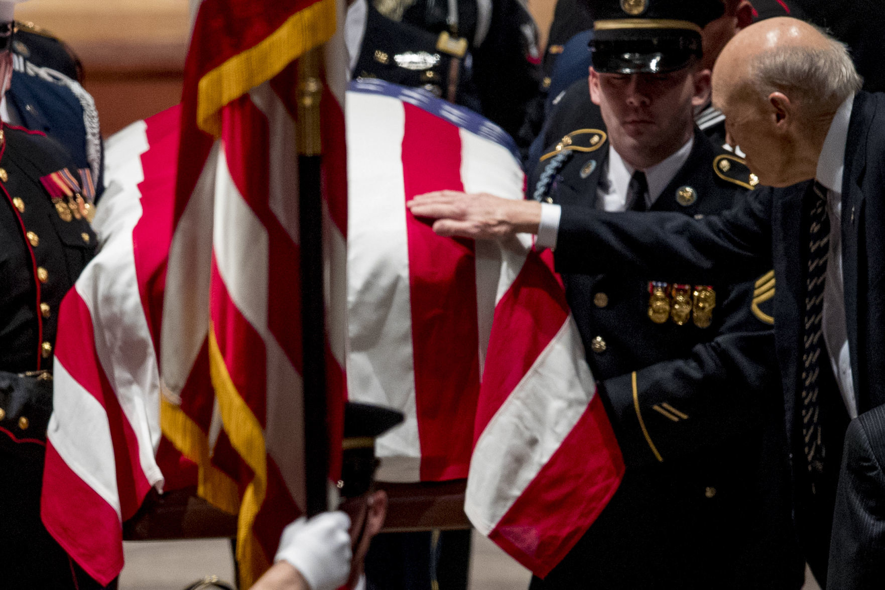 Sen. Simpson eulogizes President Bush